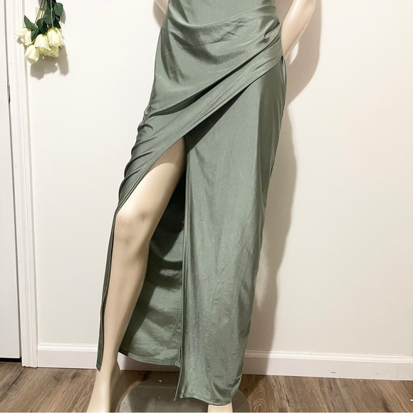 19 🎀 Olive Maxi Split Dress 🎀 - Picture 4 of 4